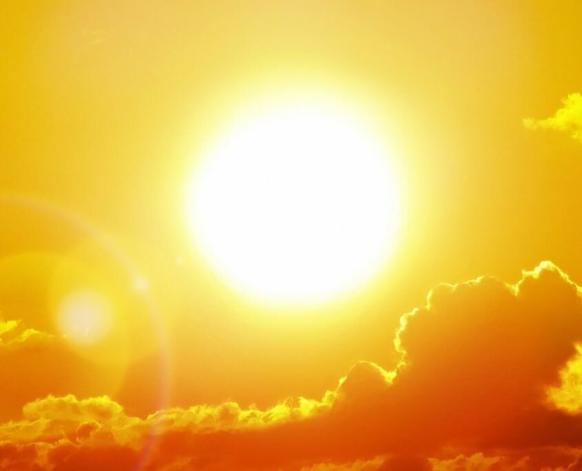 Sunshine and clouds heatwave weather